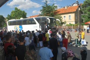 İstasyonda otobüs sürprizi!