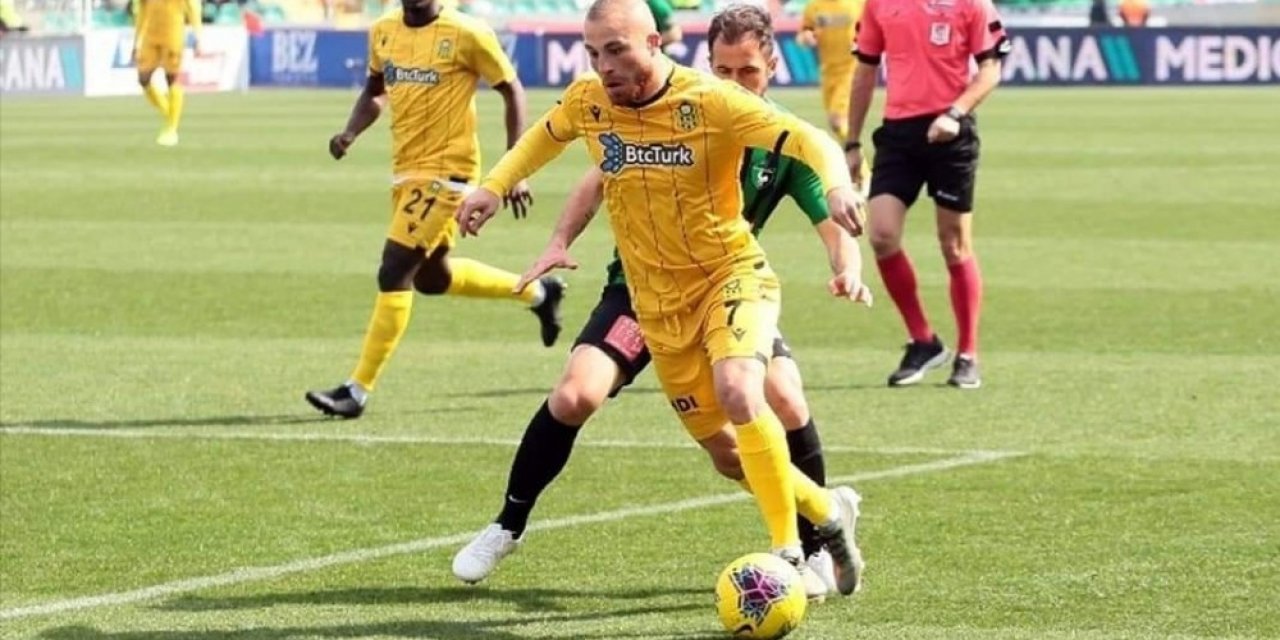 Yeni Malatyaspor’da Gökhan Töre ve Mustafa Akbaş kadro dışı bırakıldı