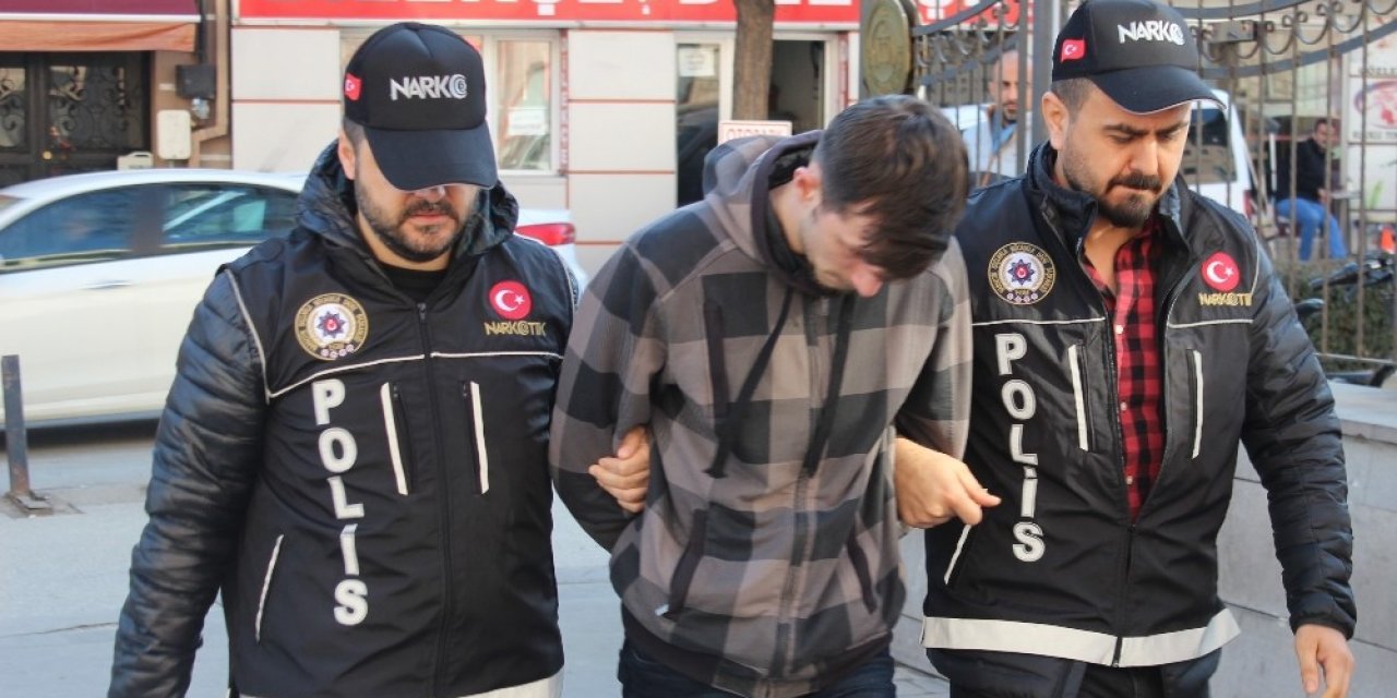 Ağabey-kardeş uyuşturucu şüphesi olarak adliyeye sevk edildi