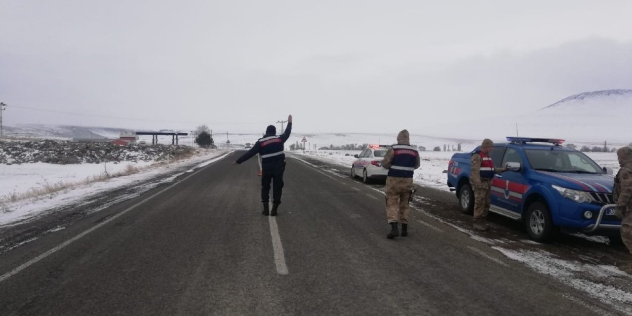 Kars’ta jandarmadan sahte plaka uygulaması