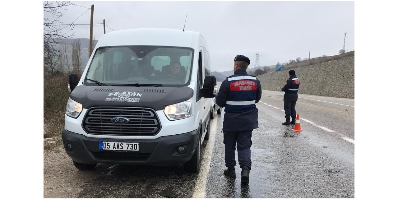 Amasya’da jandarmadan ‘sahte plaka’ denetimi