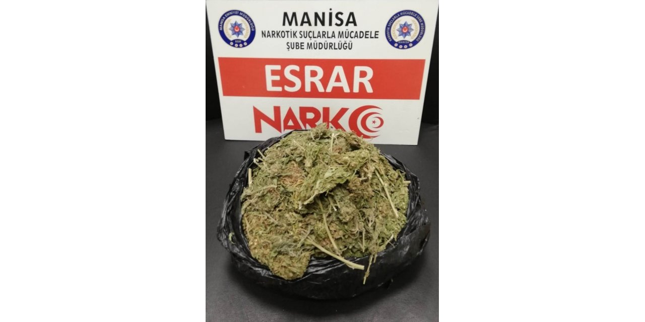 Taksideki müşterinin üzerinden esrar çıktı