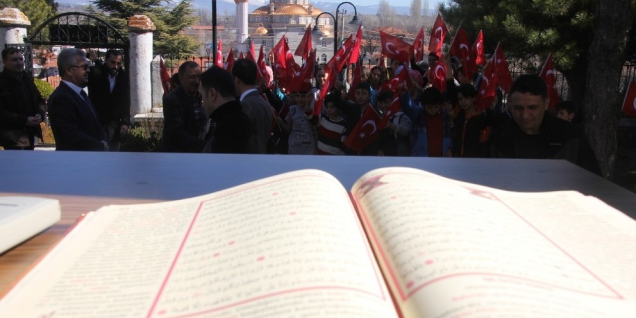 Kuruluşun topraklarında eller semaya Mehmetçik için açıldı