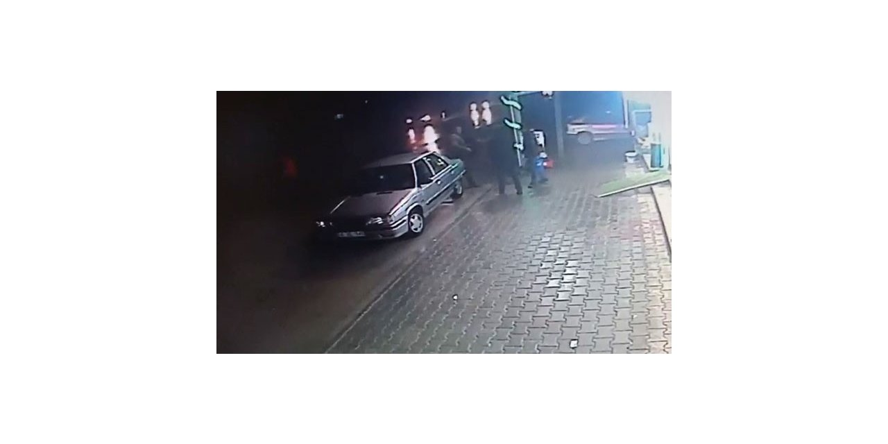 Bolu’da otomobilin yayaya çarpma anı kameralara yansıdı