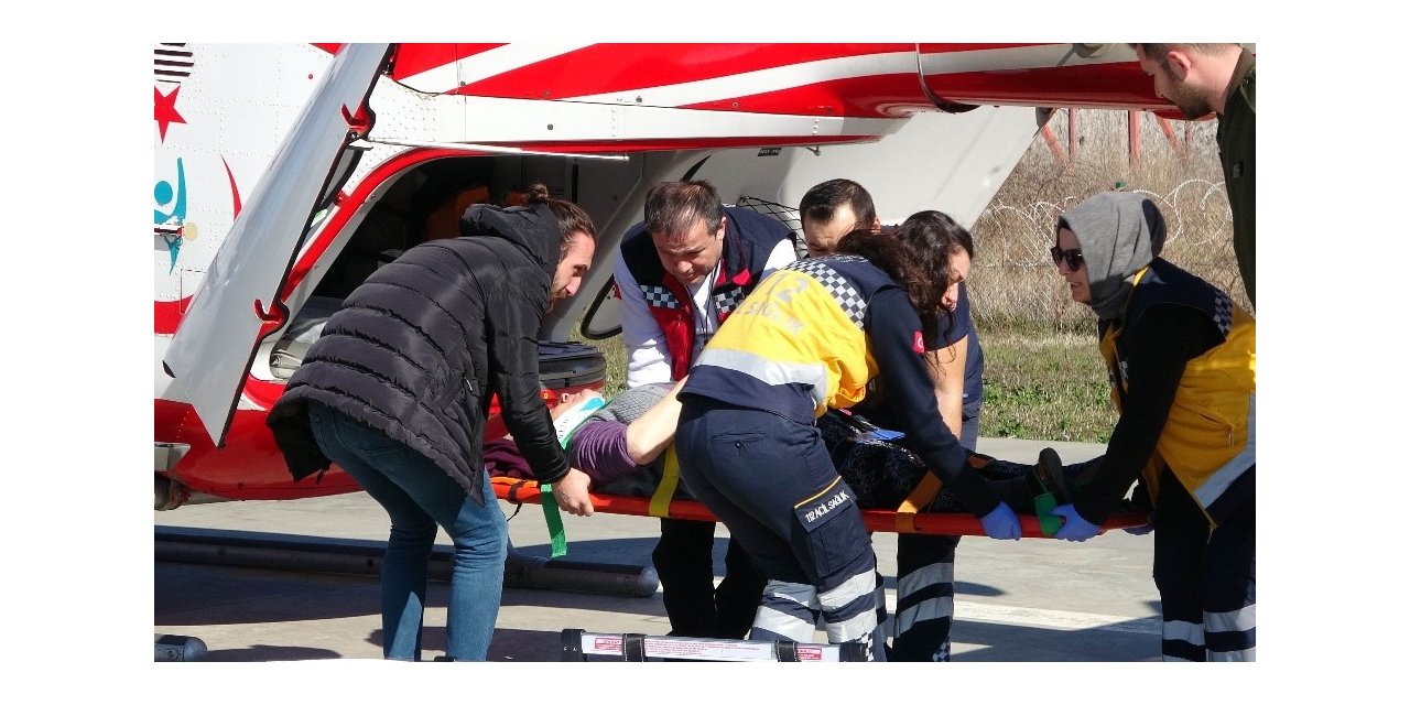 Samanlıkta düşen kadın ambulans helikopterle hastaneye sevk edildi
