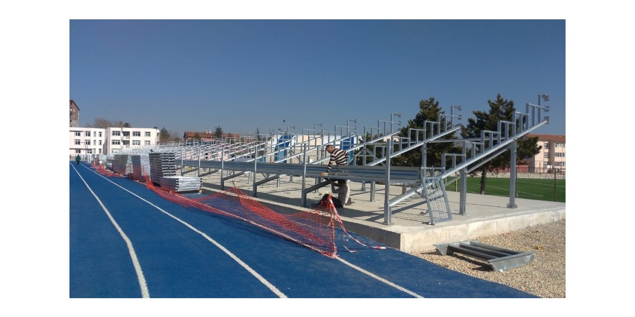 Dumlupınar stadında portatif tribün çalışmaları başladı