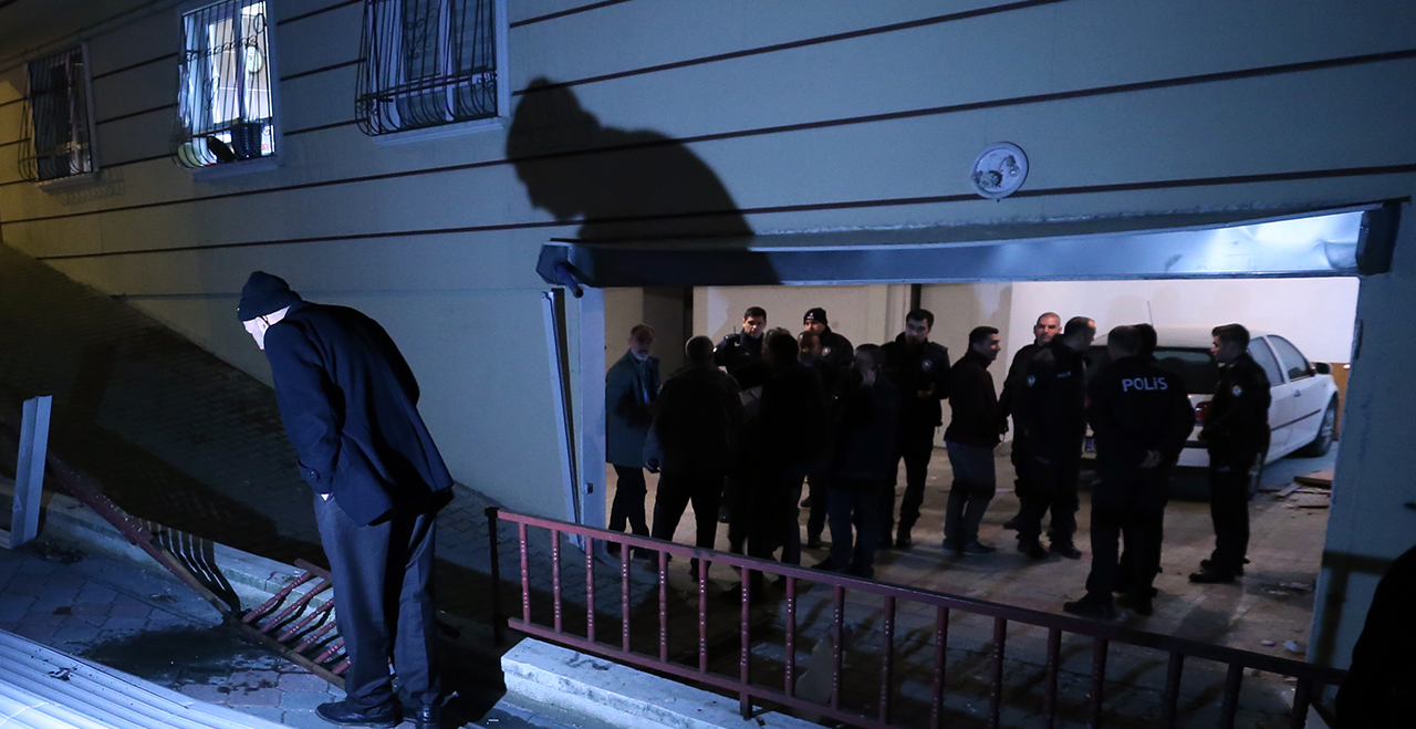 Apartman garajında patlama! 4 kişi yaralandı