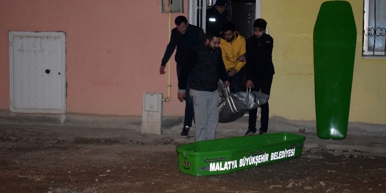 Eski eşi tarafından evinde ölü bulundu