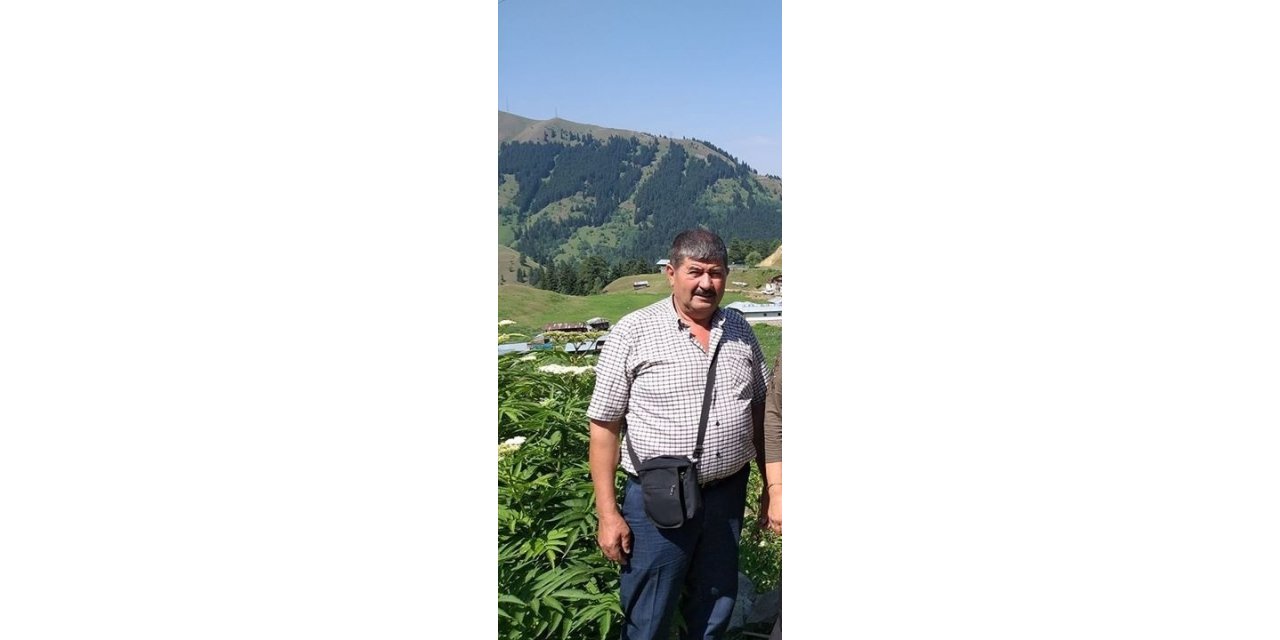 Traktör altında kalan adam olay yerinde hayatını kaybetti