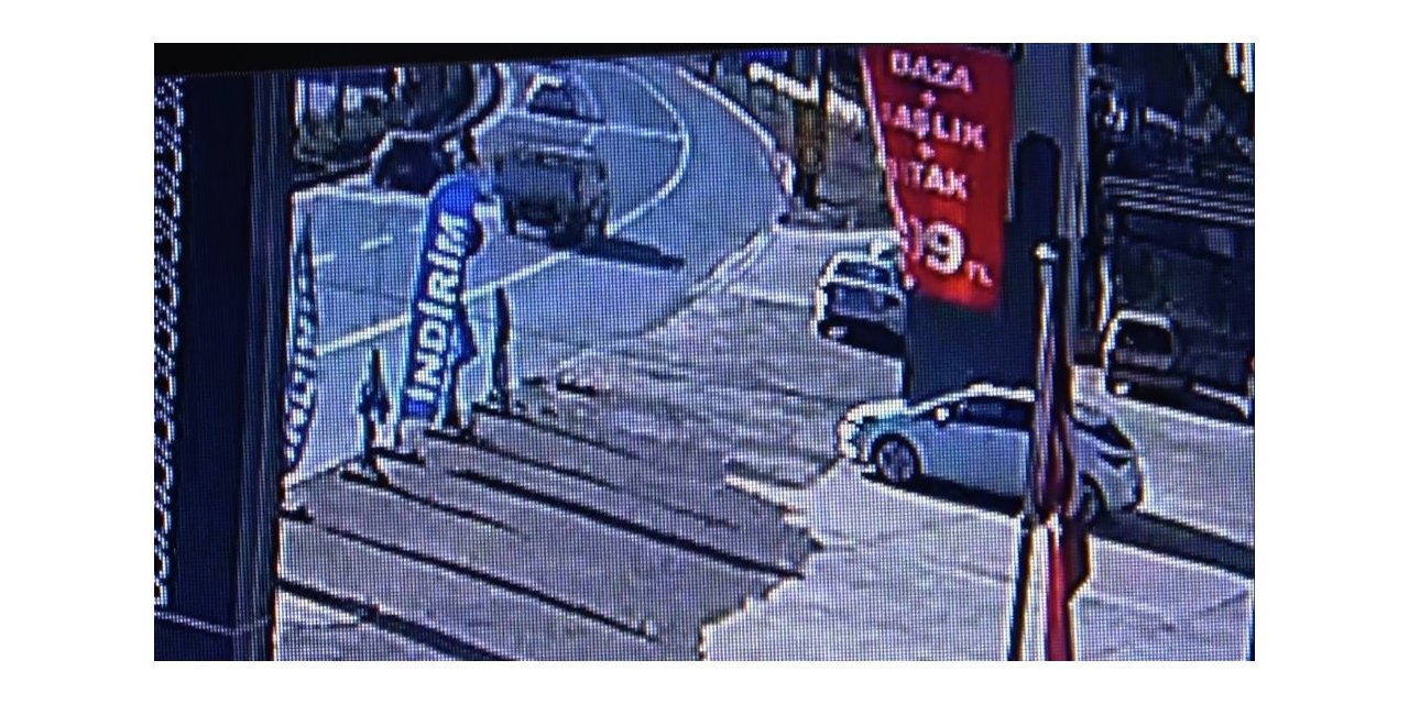 Üniversite öğrencisi genç kızın hayatını kaybettiği kaza güvenlik kamerasına yansıdı