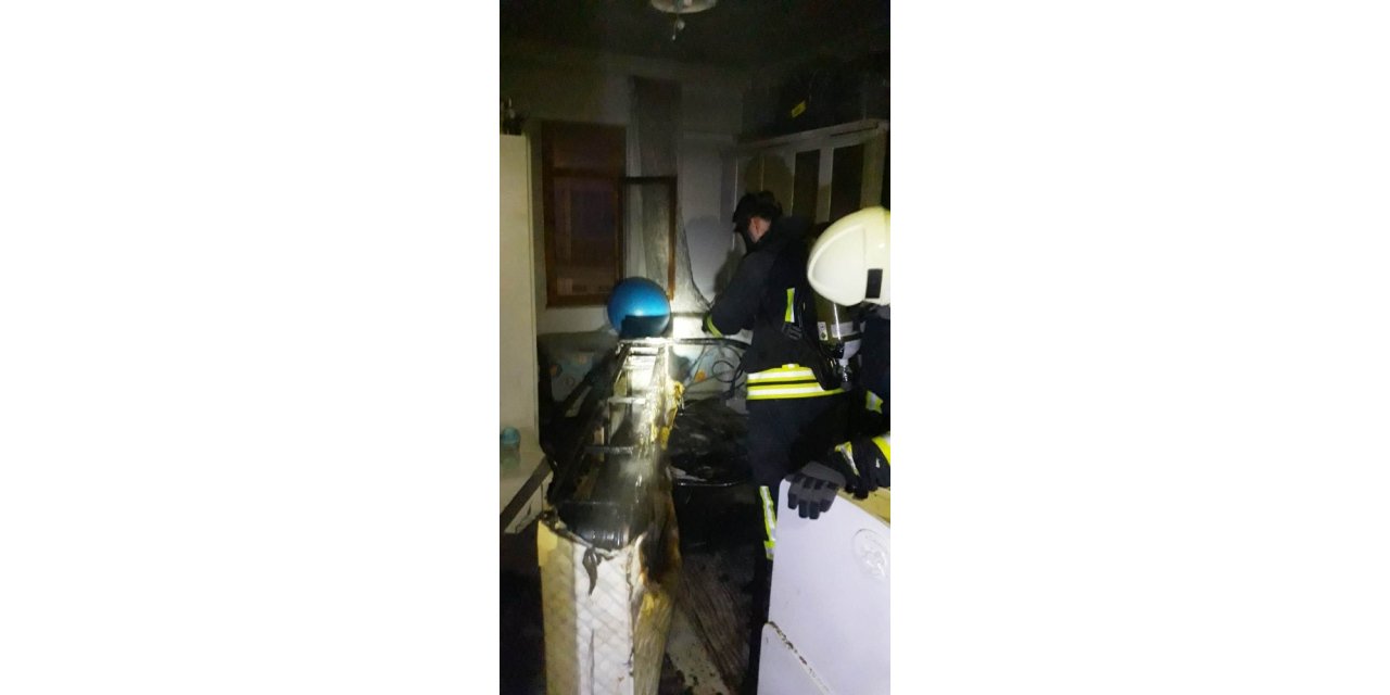 Fethiye‘de elektrikli ısıtıcı evi yaktı