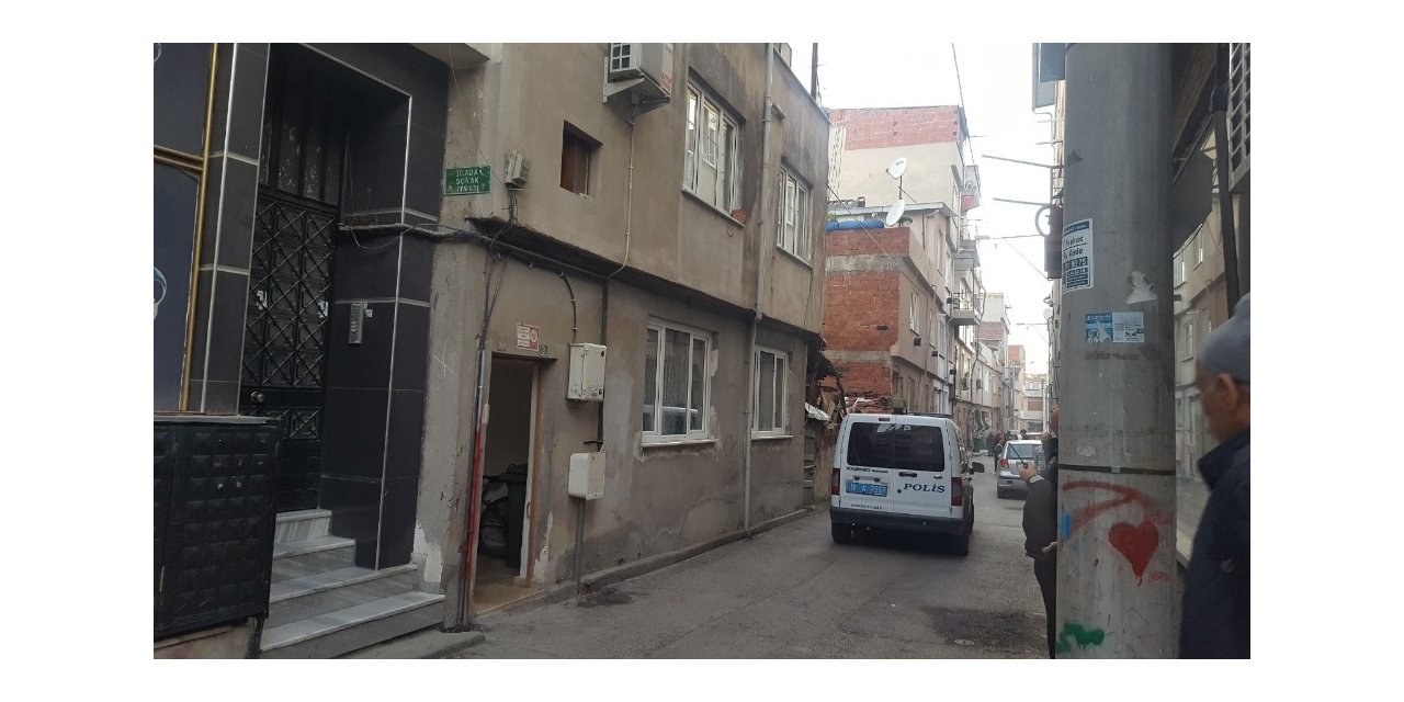 Eşini şiddetli geçimsizlik yüzünden bıçaklayarak öldürmüş