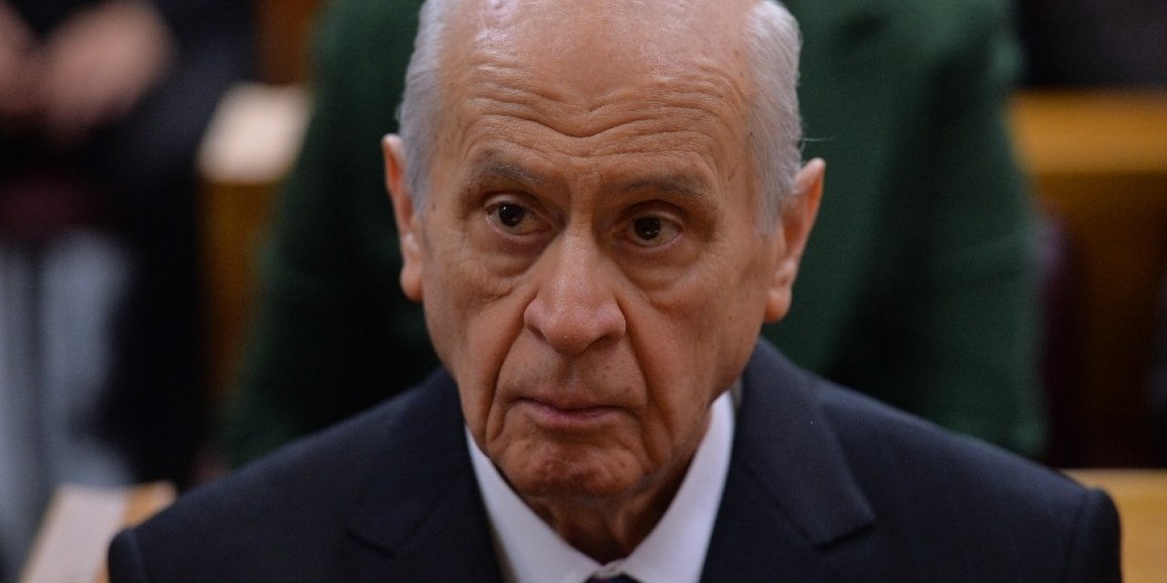 Bahçeli: "Görev düşsün, ihtiyaç olsun, bayrağımı alır, silahımı kuşanır, besmelemi çeker koşa koşa cepheye gider, mevziye girerim"