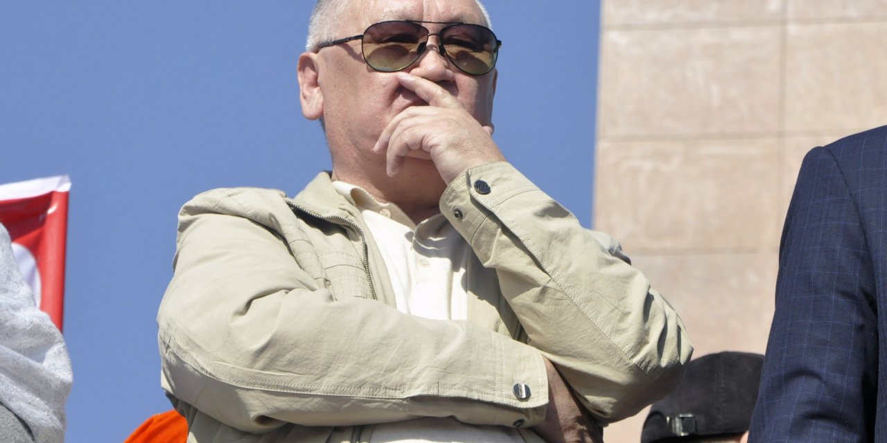 Kırgızistan'da dünkü gösterinin organizatörlerinden eski Bakan Osmanaliyev gözaltına alındı