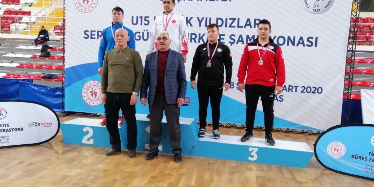 Gençlerden 2 gümüş madalya