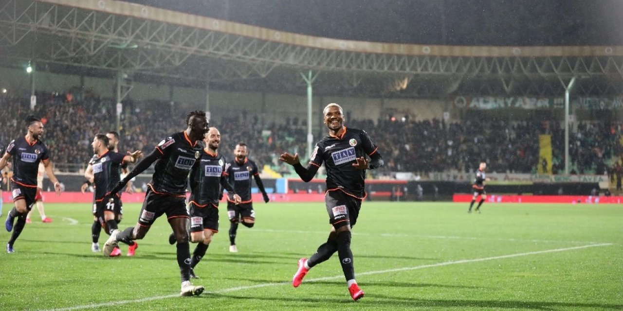 Alanyaspor, tarihinde ilk kez yarı final maçına çıkacak