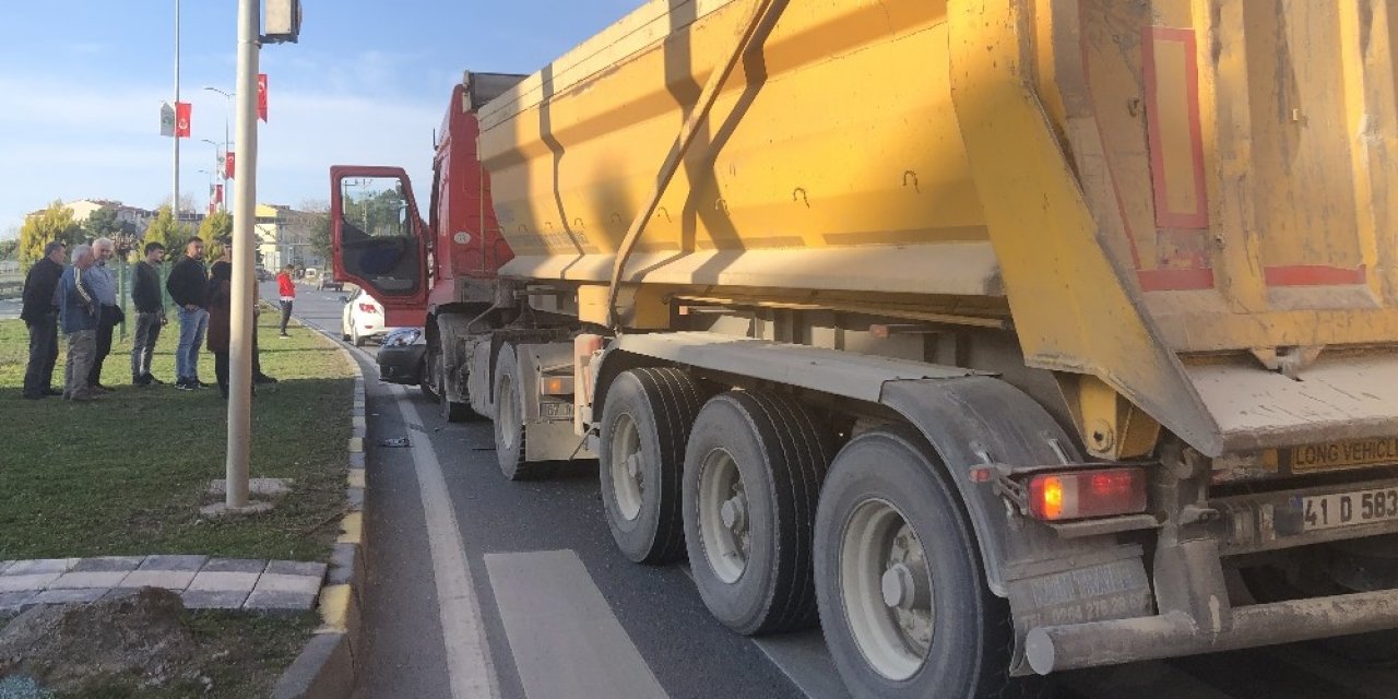 Alaplı’da kamyonet otomobille çarpıştı: 1 yaralı