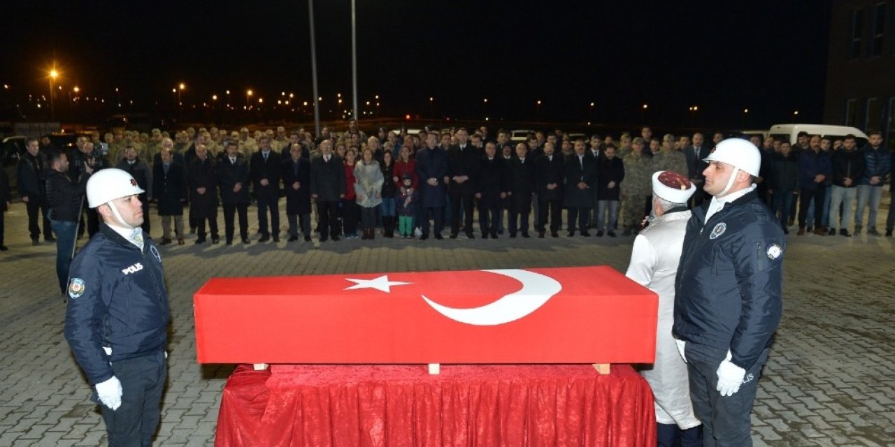 Şehit gümrük memurunun naaşı memleketi Mersin’e gönderildi
