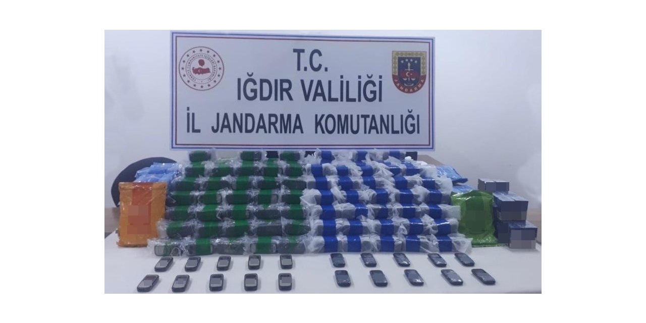 Iğdır’da kaçak cep telefonu, nargile tütünü ve sigara operasyonu: 2 gözaltı
