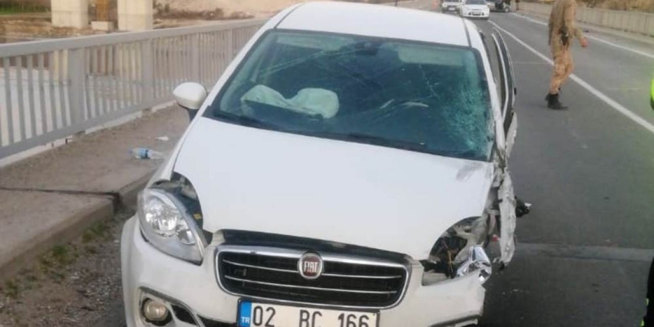 İki otomobil çarpıştı: 8 yaralı