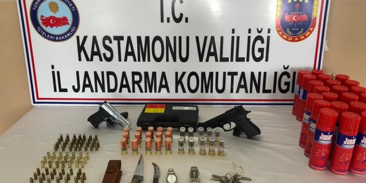 Çaldığı silahları camide tabutta saklayan kişi tutuklandı