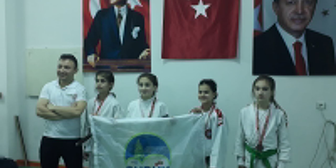Çubuklu judoculardan 21 madalya