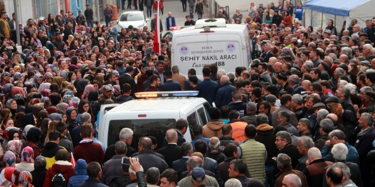 Şehit gümrük memuru son yolculuğuna uğurlandı