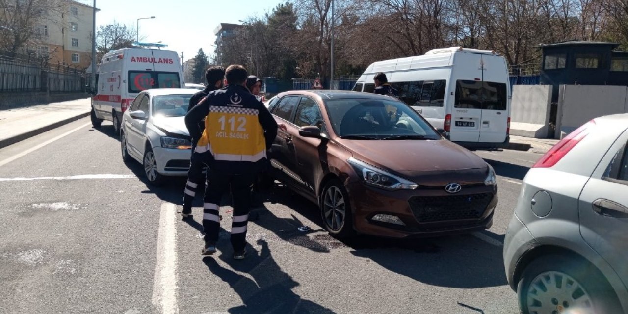 Diyarbakır’da zincirleme trafik kazası: 1 yaralı