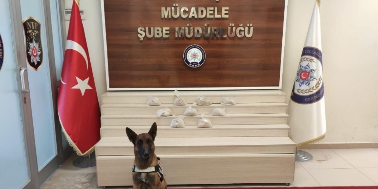Arpa çuvallarının altından 4,5 kilo eroin çıktı
