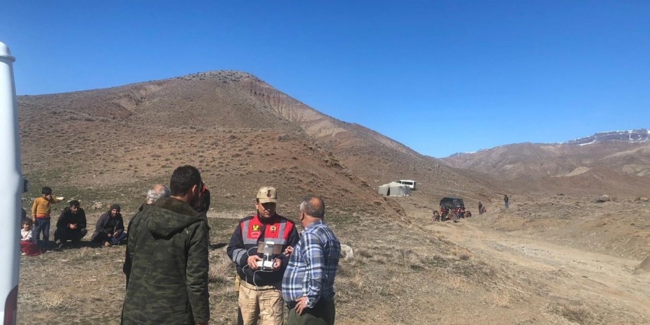 Kars’ta jandarma kaçak avcıları drone ile yakaladı
