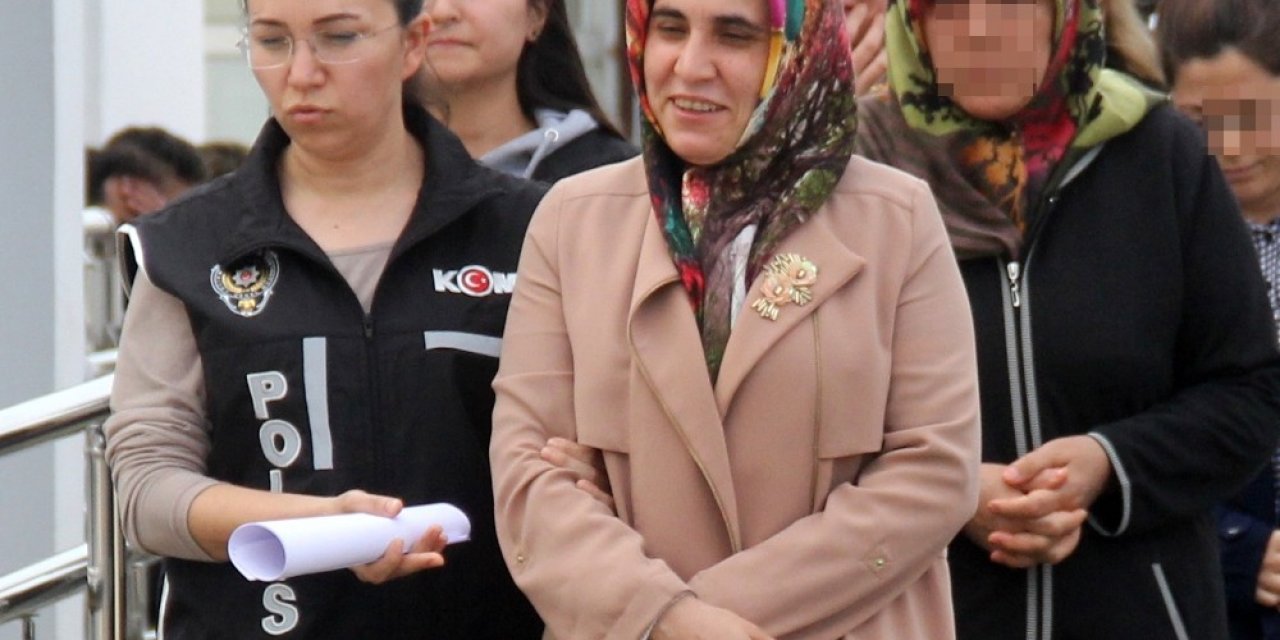 FETÖ’nün ablası gülerek gittiği adliyede tutuklandı