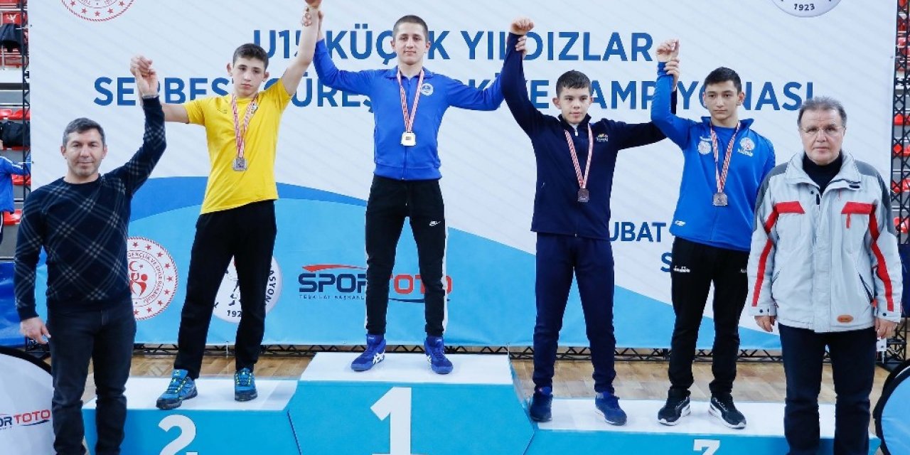 Kağıtsporlu güreşçi Bilal Türkiye şampiyonu oldu