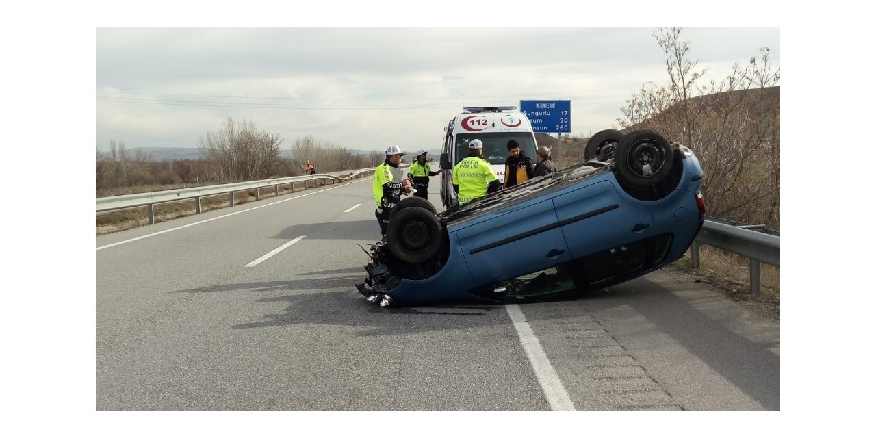 Bariyerlere çarpan otomobil takla attı: 1 yaralı
