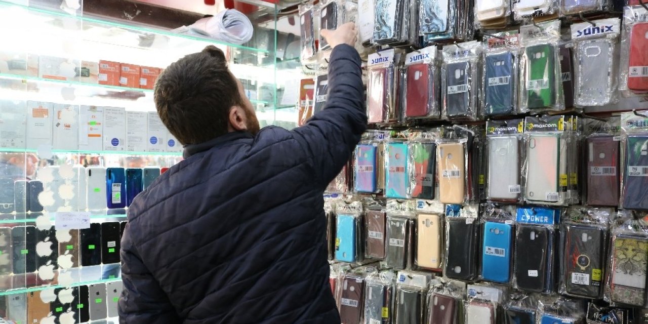 Korona virüs cep telefonu piyasasını da vurdu