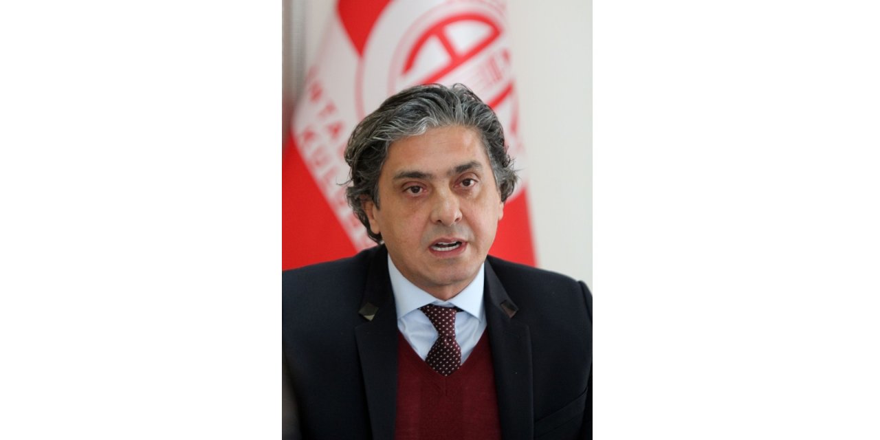 Murat Süğlün: "Antalyaspor bu yarışı bırakmayacak"