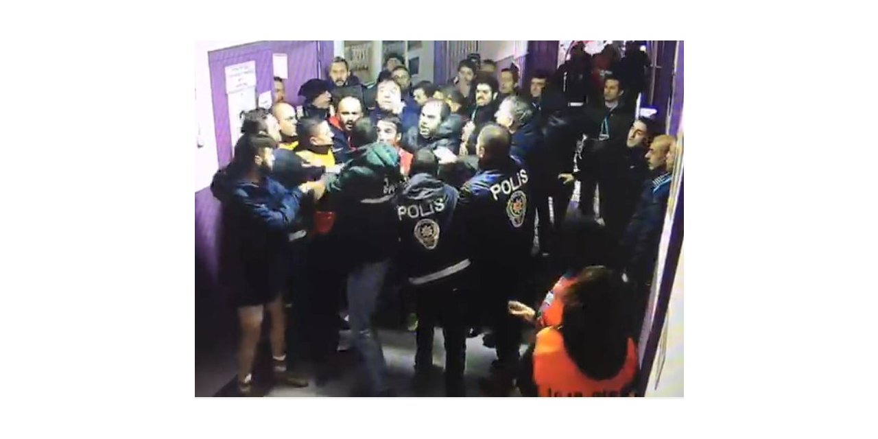 Futbolcu ve polis arasında yaşanan gerginlik güvenlik kamerasına yansıdı