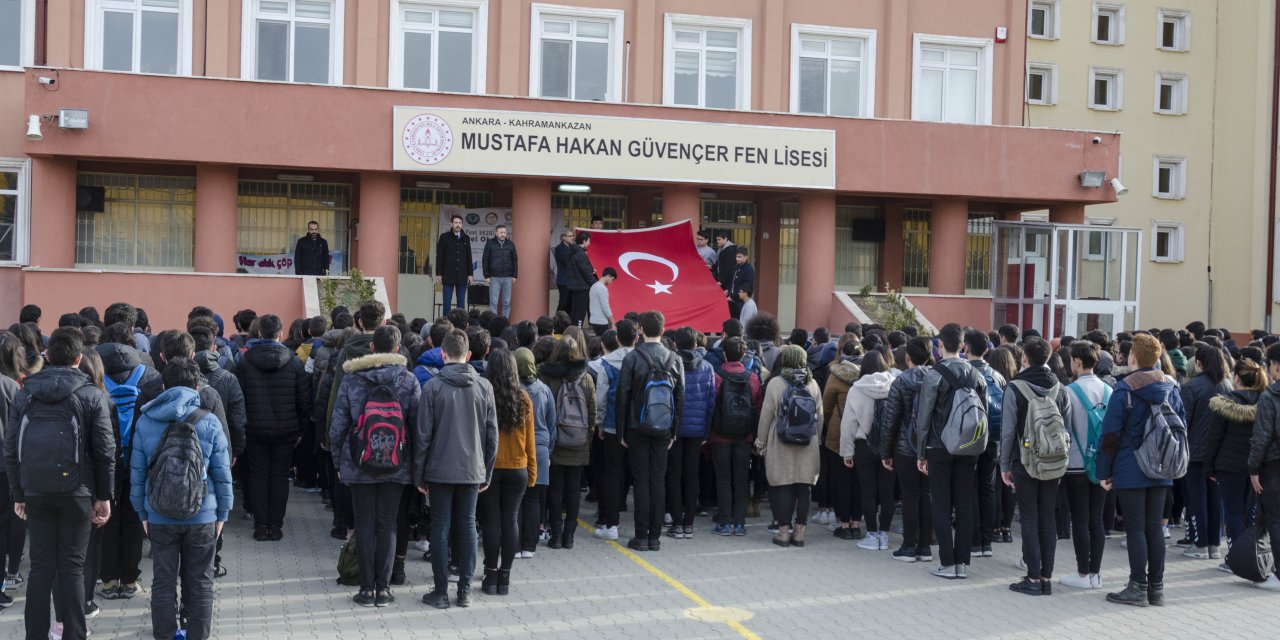 Harçlıklarını birleştirip Mehmetçiğe gönderdiler
