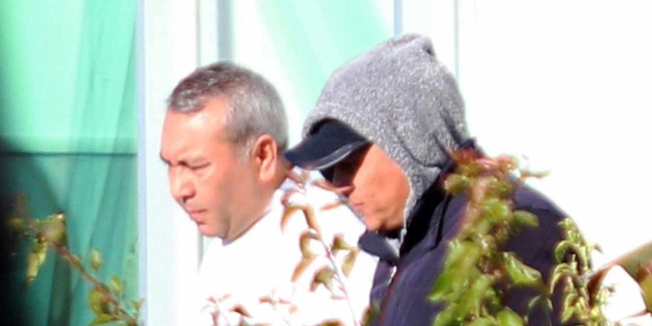 Polis, "Vali, belediye başkanı gelsin" diyen Özbek silahlı eylemciye "Türkiye’de kanunlar böyle çalışmaz" deyince planı suya düştü