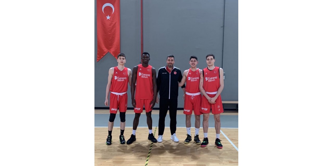 Pınar Karşıyaka’nın milli gururları