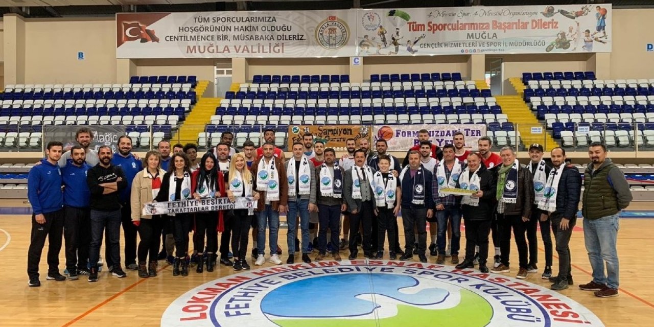 Fethiye Beşiktaş Taraftarlar Derneği’nden Atkı Kampanyasına destek