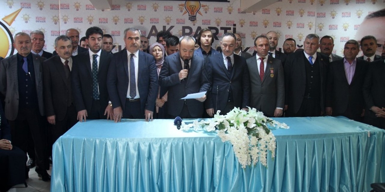 Siyasilerden Engin Özkoç’a sert tepki