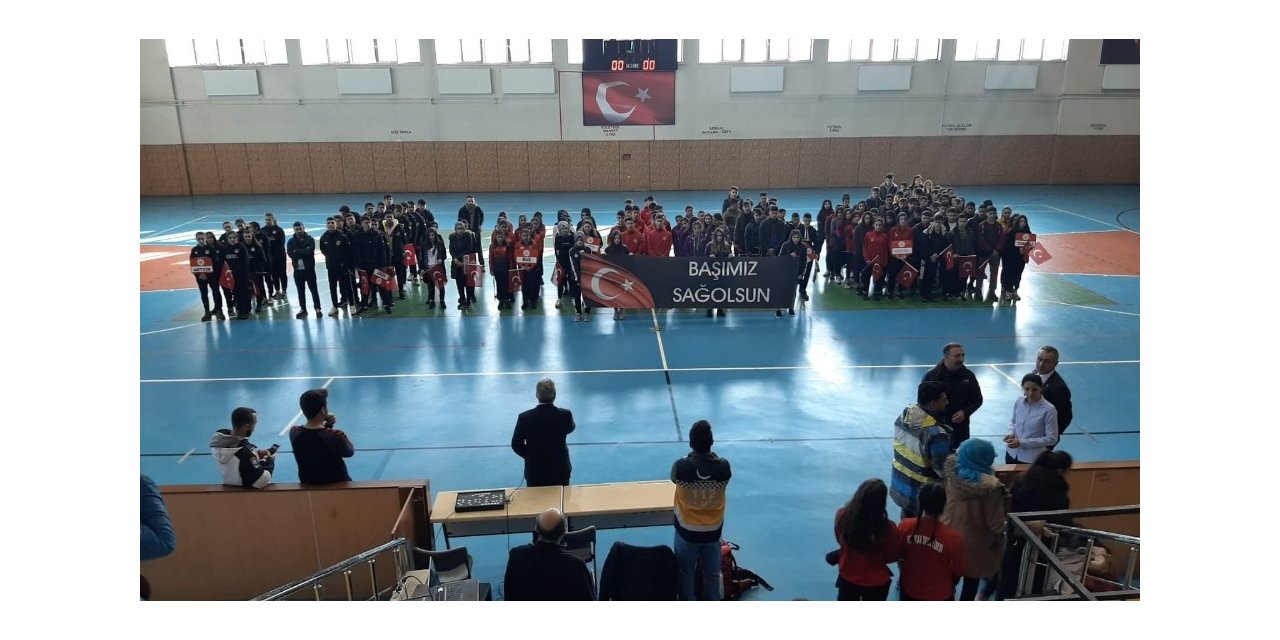 Hentbol maçları şehitlere saygı duruşu ile başladı