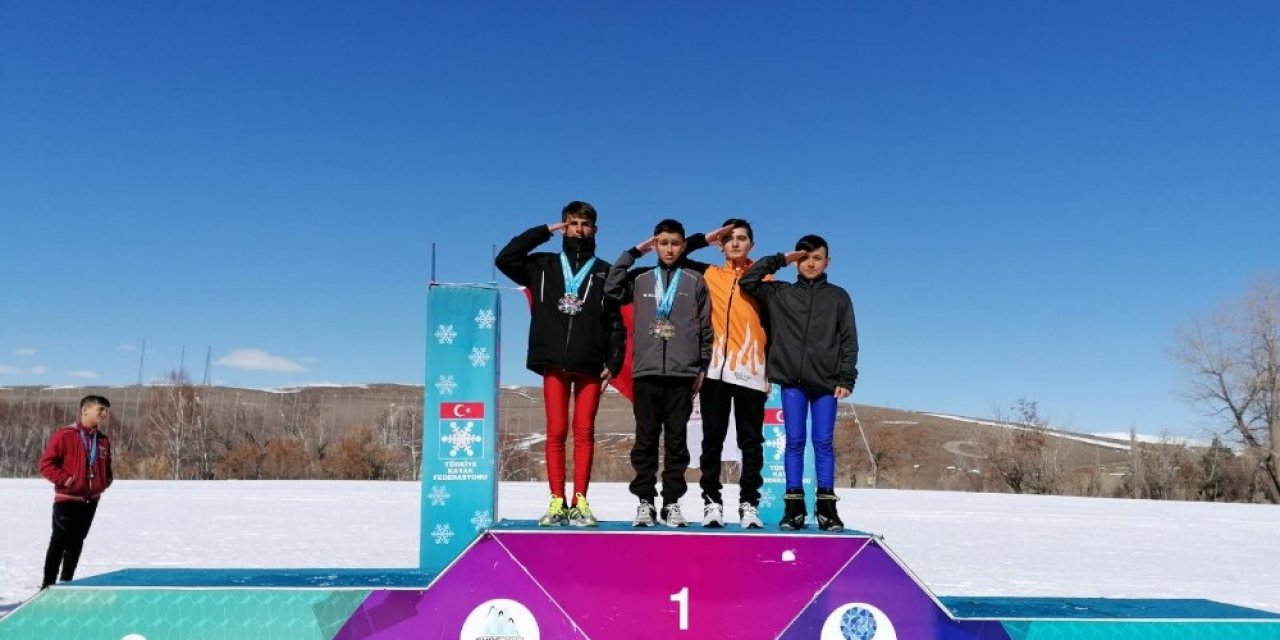 Karabüklü sporcular kayakta ilk madalyalarını aldı