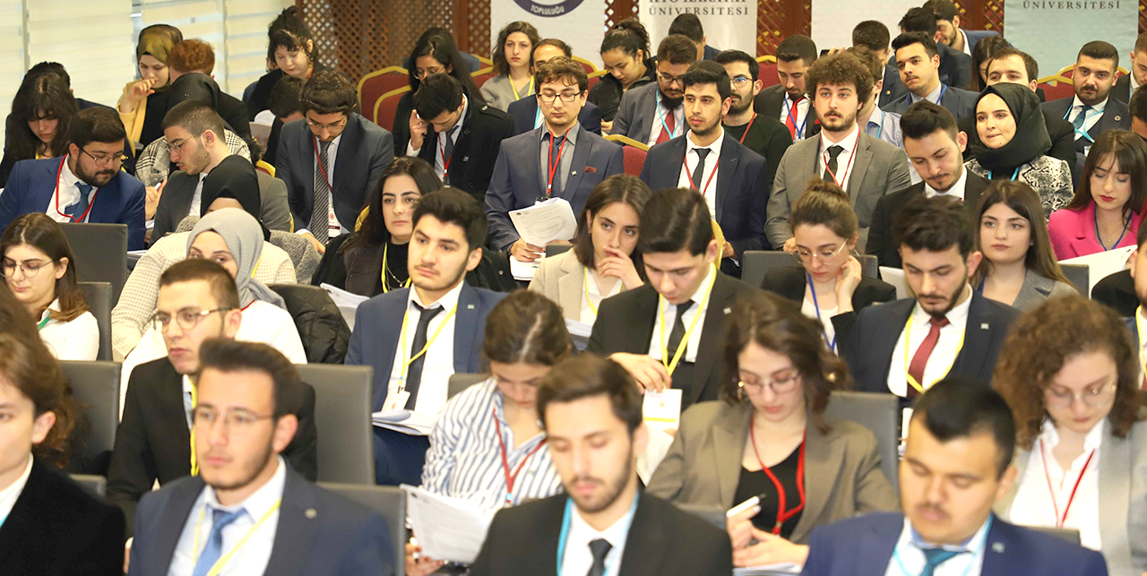 Konya'da Meclis Simülasyonu! Gençleri milletvekilliğine hazırlıyor