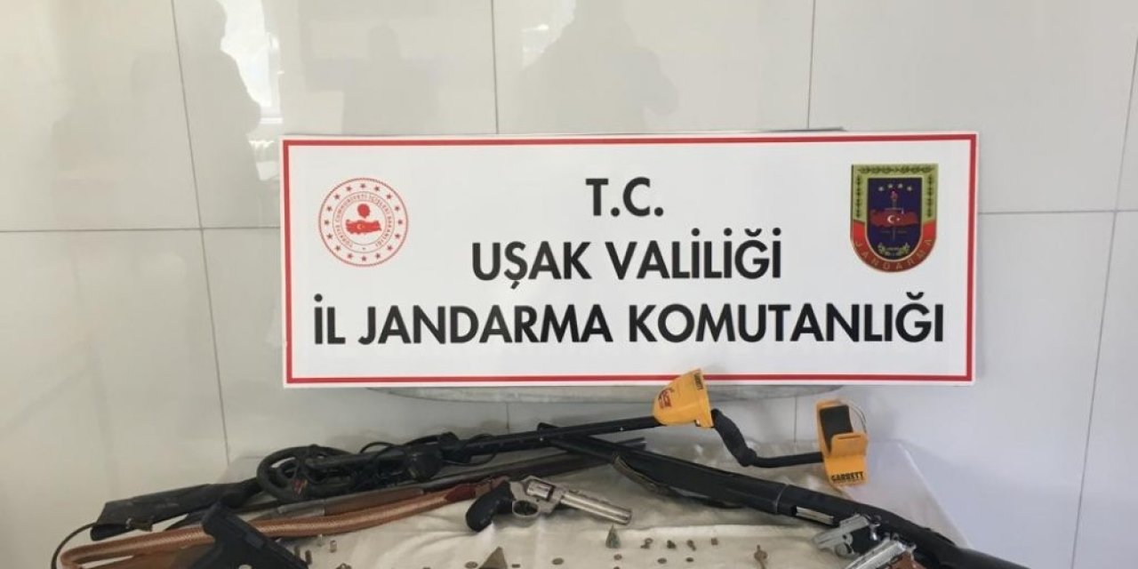 Uşak’ta tarihi eser kaçakçılarını jandarma yakaladı