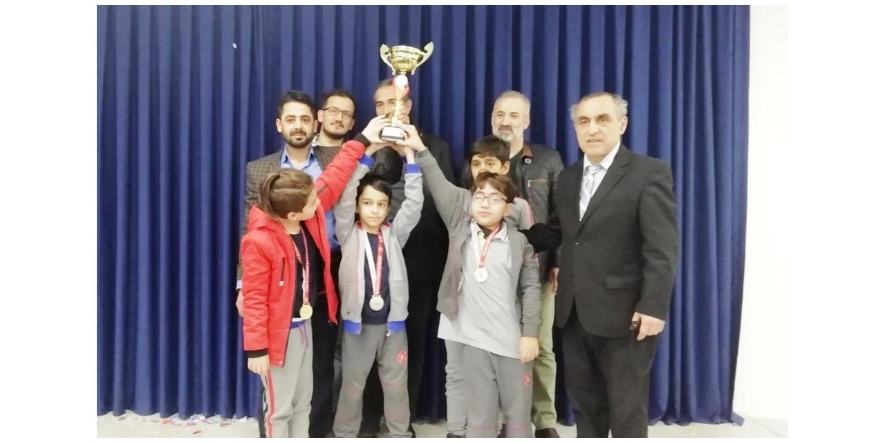 Satrançta 69 takım arasından il birincisi oldular