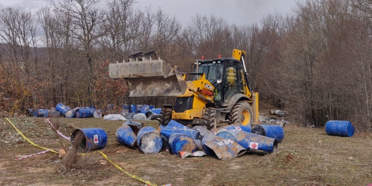 Kırklareli'nde ormanlık alana kimyasal varil atan 2 şüpheli yakalandı