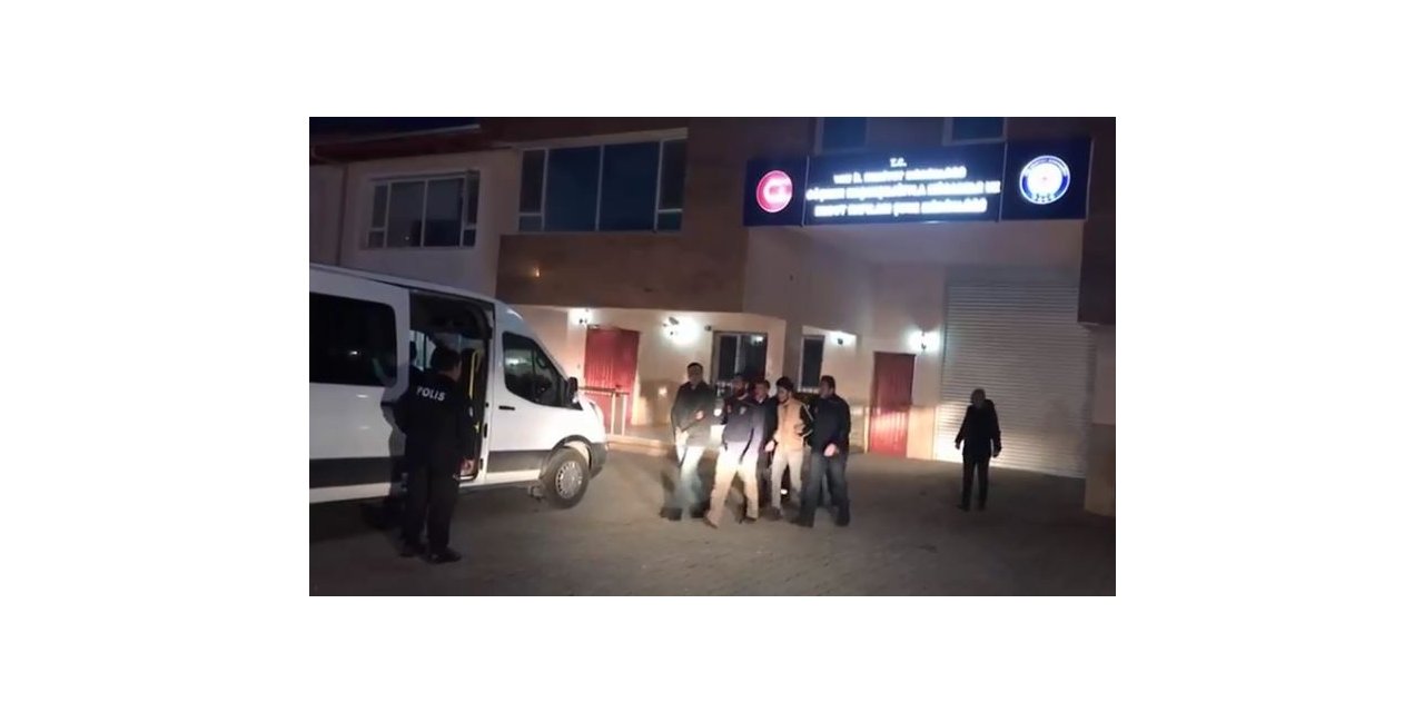 Van’da ’göçmen kaçakçılığı ve insan ticareti’ operasyonu