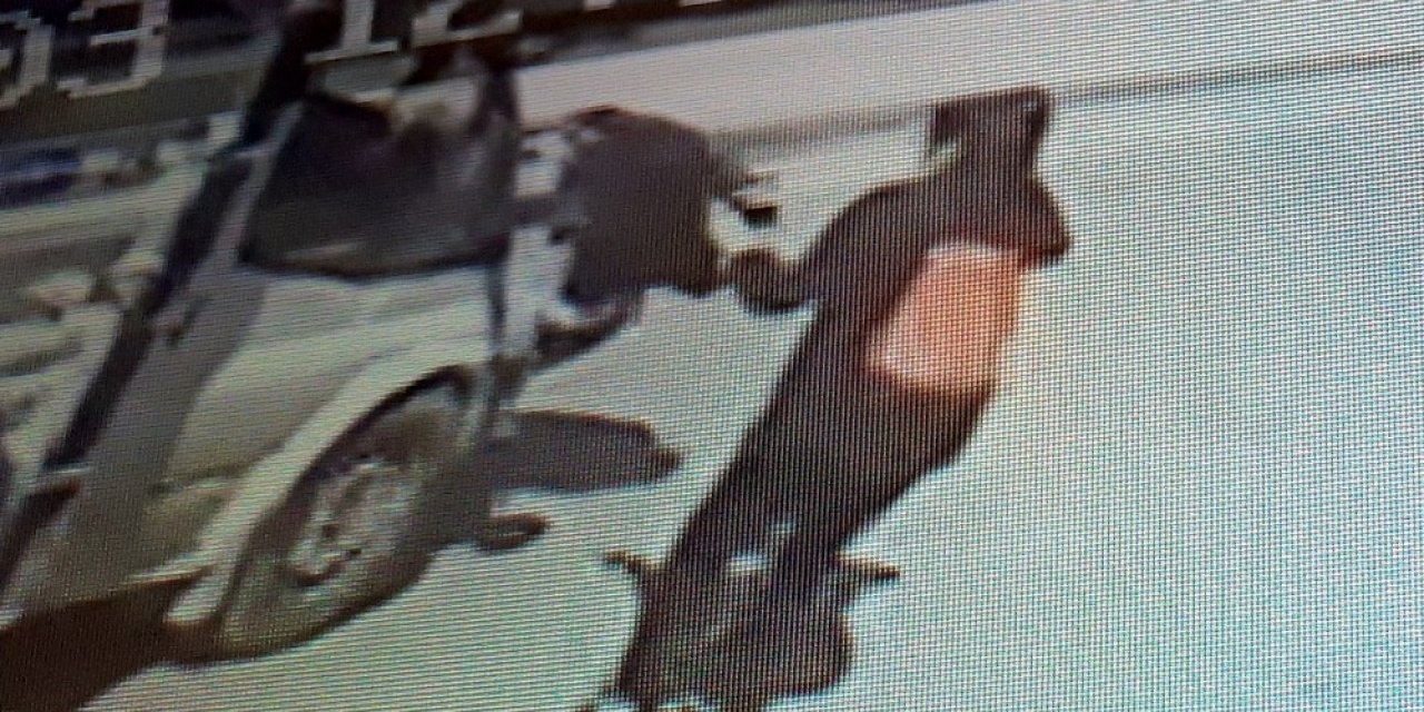 Okula yetişmeye çalışan genç kıza kamyonet çarptı