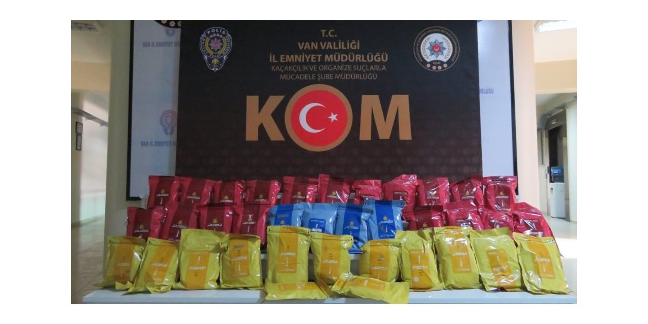 Van’da 1 ton 940 kilogram kaçak nargile tütünü ele geçirildi